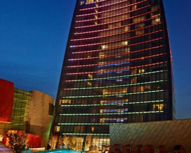 Baku-FairmontFlameTowers-2.jpg