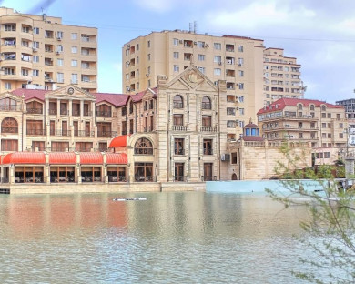 Baku-LakePalace-1.jpg