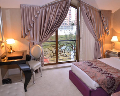 Baku-LakePalace-10.jpg
