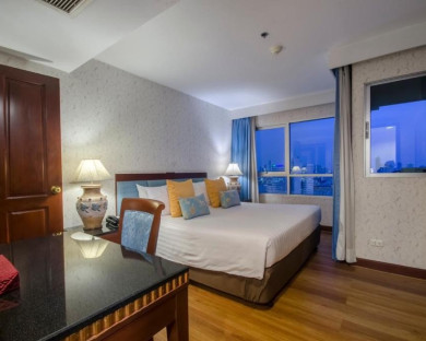 Bangkok-PrincePalace-12.jpg