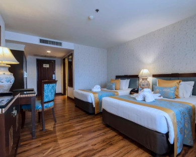Bangkok-PrincePalace-7.jpg