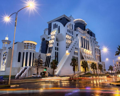 Batumi-GrandGloria-3.jpg