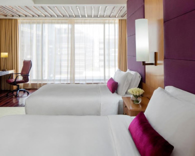 Dubai-TheH-6.jpg