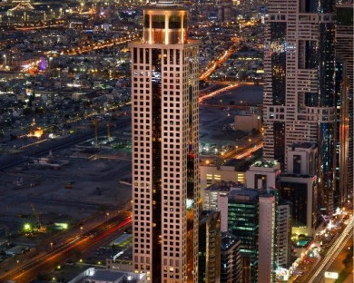 Dubai-TowerPlaza-2.jpg