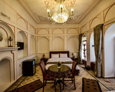 Esfahan-HezaroyekshabeChaharbagh-17.jpg