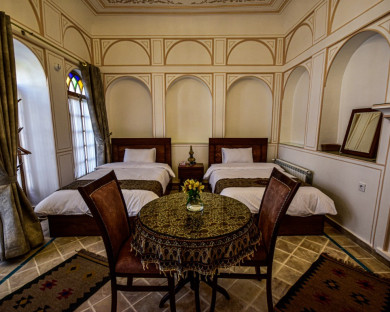 Esfahan-HezaroyekshabeChaharbagh-18.jpg