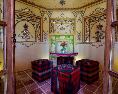 Esfahan-HezaroyekshabeChaharbagh-20.jpg