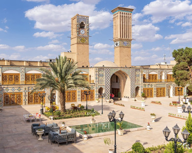 Kerman-VakilKarvanaserai(karvanica)-2.jpg