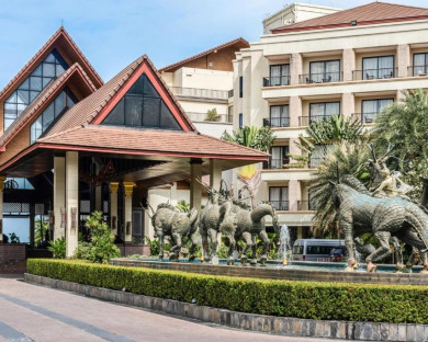 Pattaya-GardenCliffResort-10.jpg