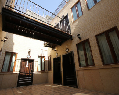 Shiraz-HaftDari-1.jpg