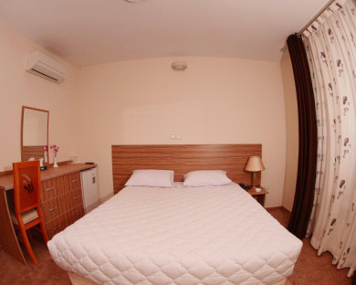 Shiraz-NasirAlMolk-13.jpg