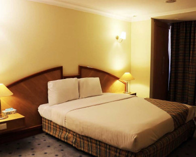 Shiraz-Pars-03.jpg