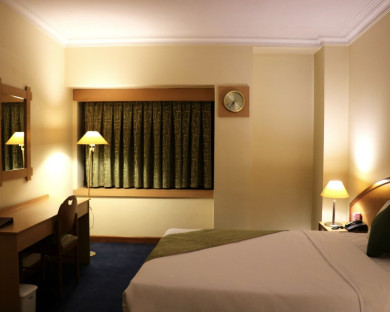 Shiraz-Pars-07.jpg