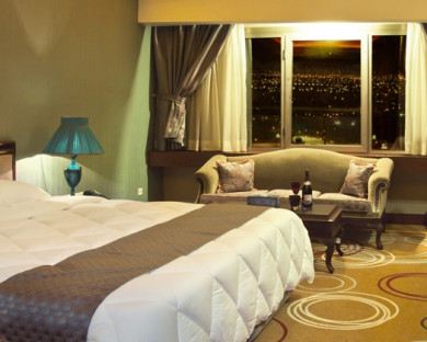 Shiraz-Shiraz-01.jpg