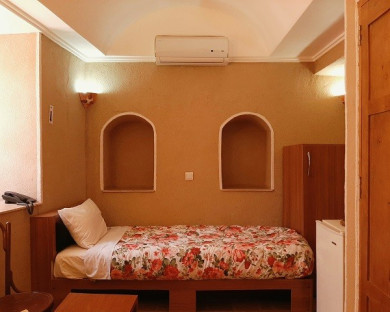 Yazd-KhanehSeNeek-53.jpg