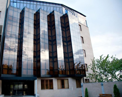Yerevan-Regineh-1.jpg