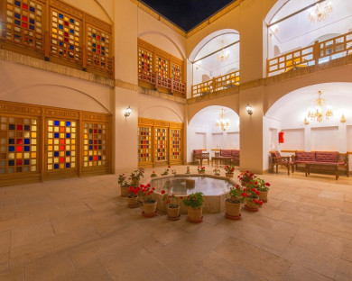 kerman-vakilkarvanaserai-1.jpg