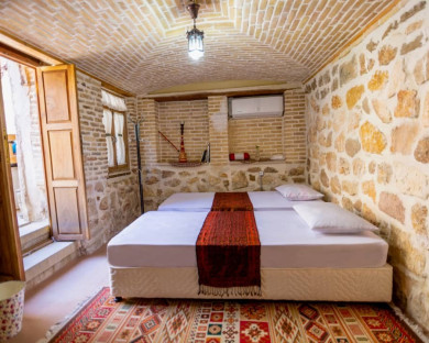 shiraz-ana-2.jpg