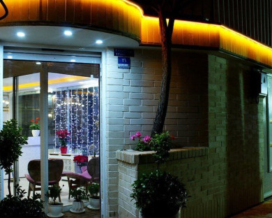 tehran-aram-1.jpg