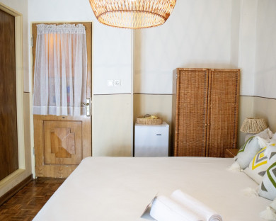 tehran-lolagarlodge-7.jpg