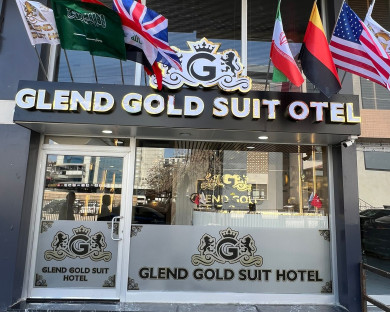 van-glendgoldsuit-3.jpg